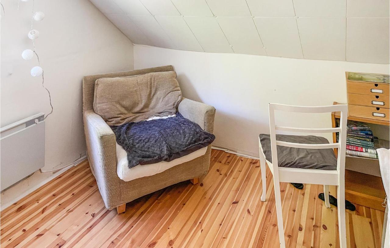 Cozy Home In Oerebro With Wifi Exterior photo