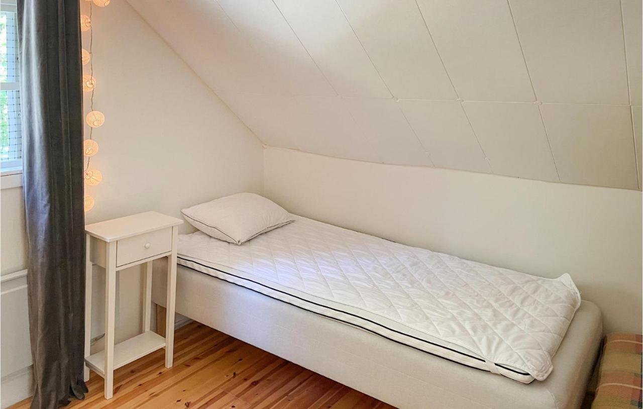Cozy Home In Oerebro With Wifi Exterior photo